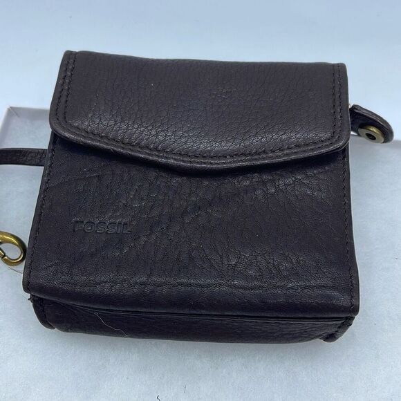 Vintage Fossil brown leather bi fold wallet. - Picture 1 of 8